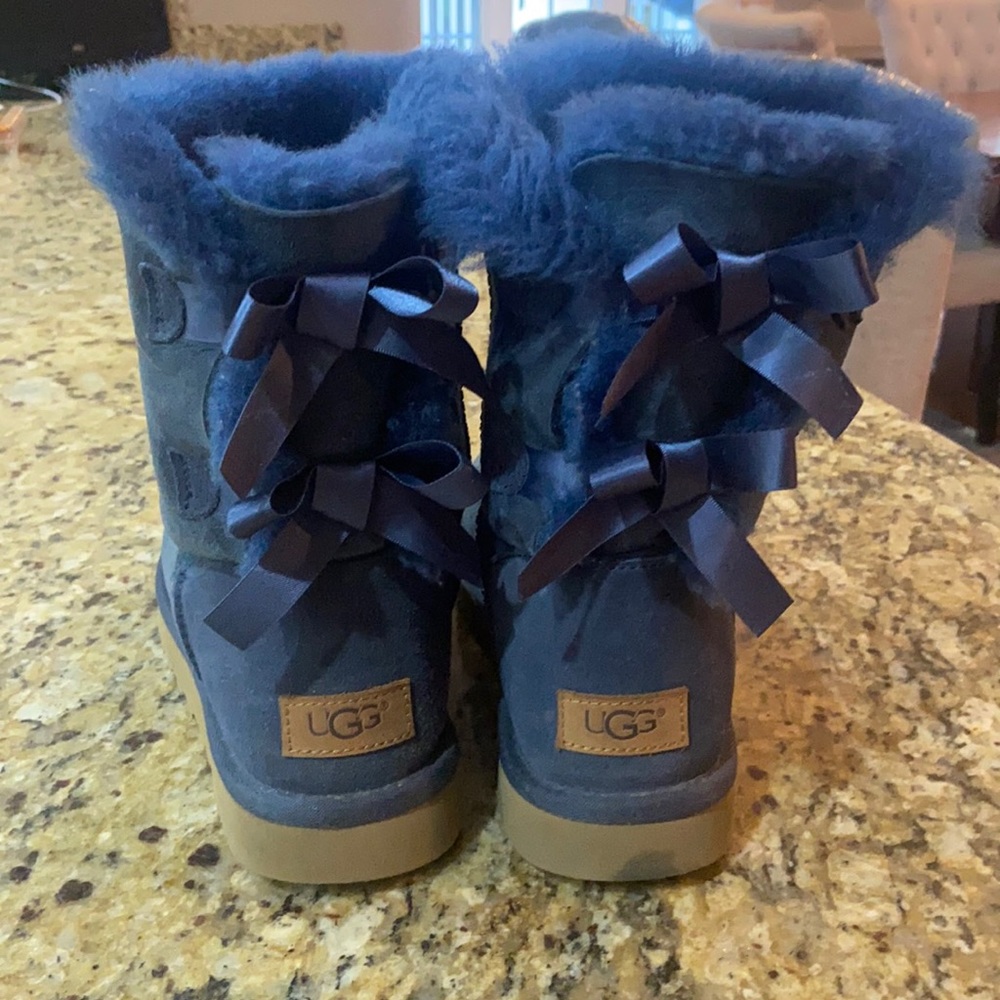 Woman’s size 8 Ugg boot